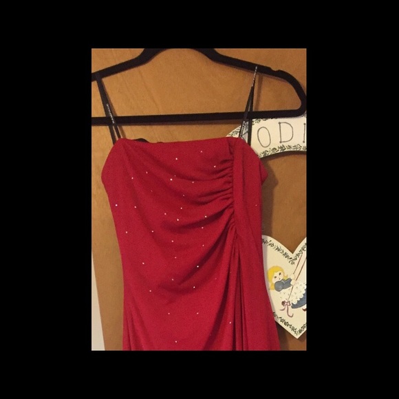 Dresses & Skirts - Long red strapless formal dress